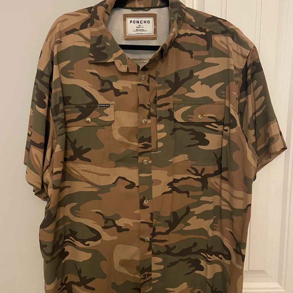 PONCHO BRAND CAMO BUTTON DOWN